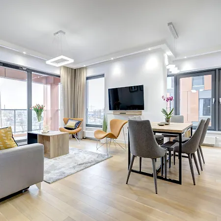 Brabank Old Town & By Renters Апартаменты *